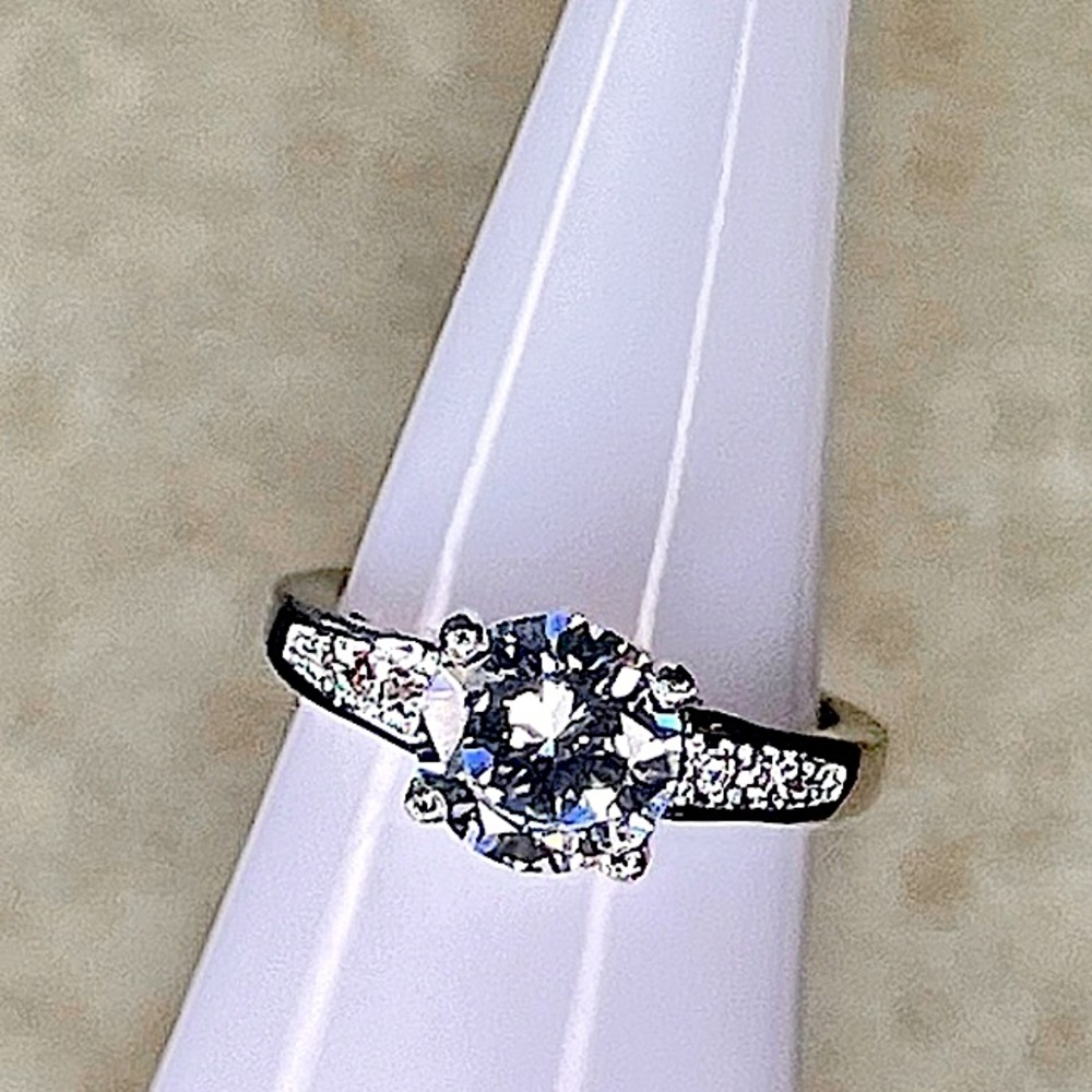 Silver engagement wedding anniversary round solitaire zircon Inlay Band Ring NWT
